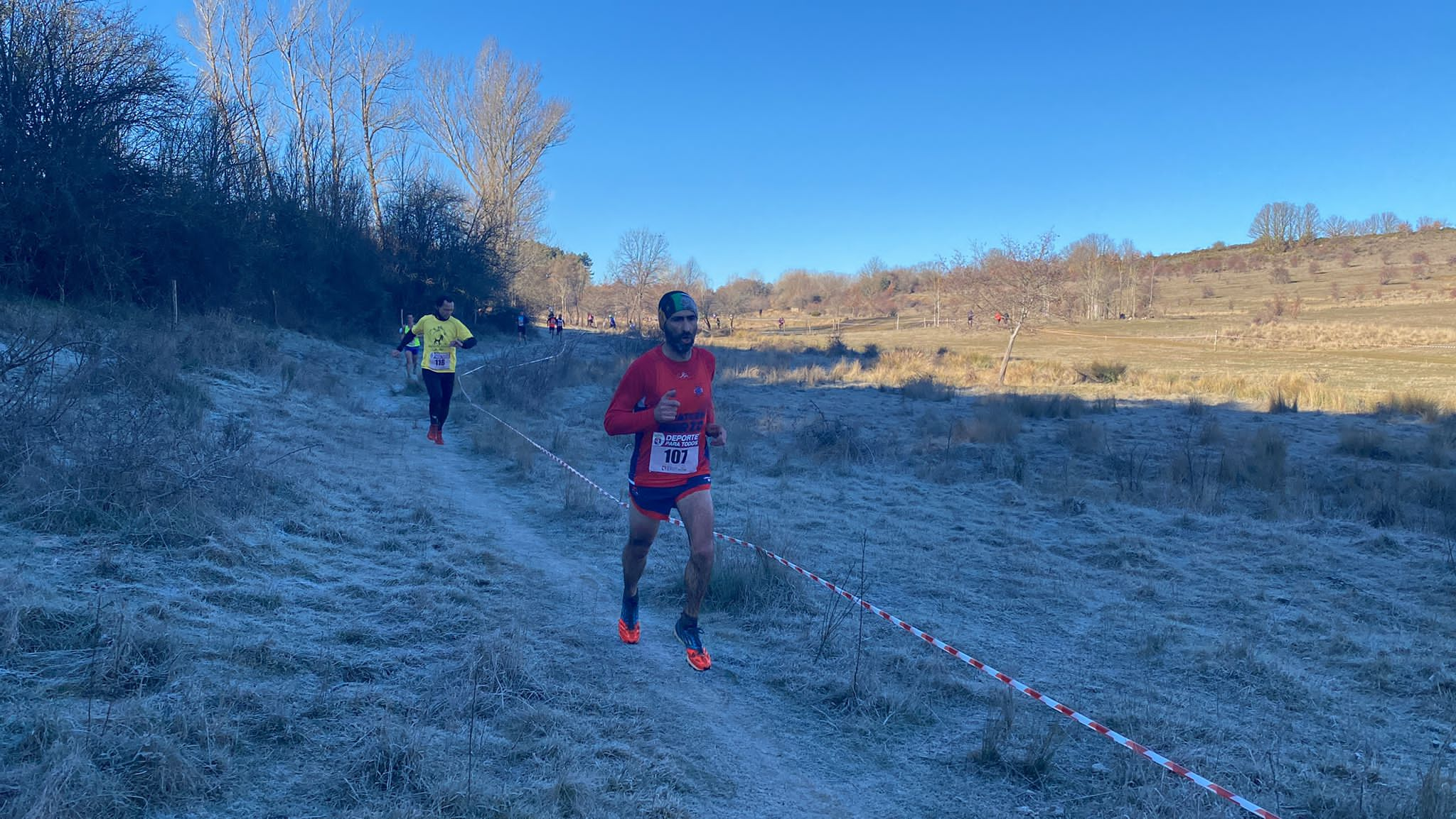 Jorge García Villacorta y Mónica Aller triunfan en el Cross de Villabalter