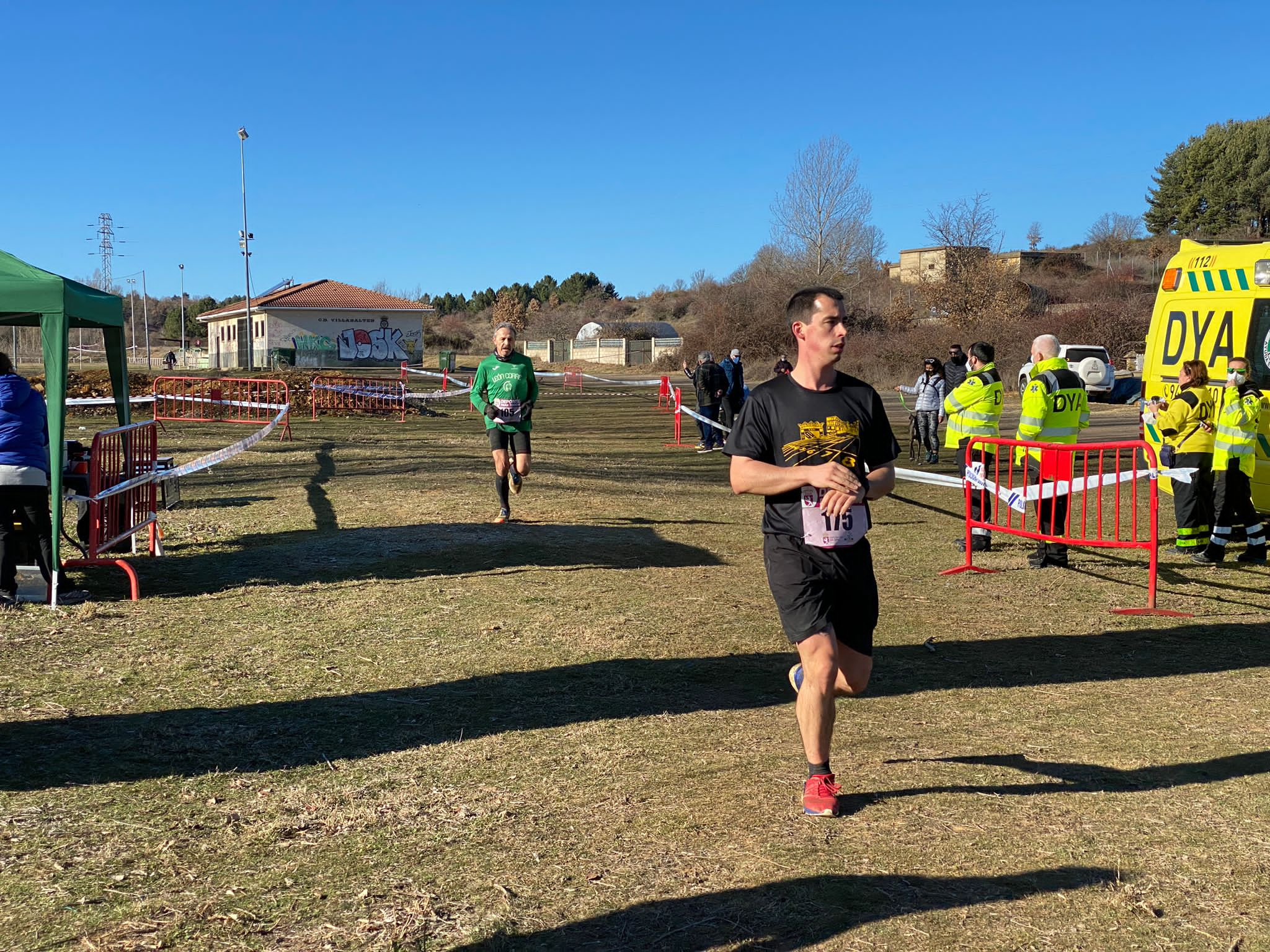 Jorge García Villacorta y Mónica Aller triunfan en el Cross de Villabalter