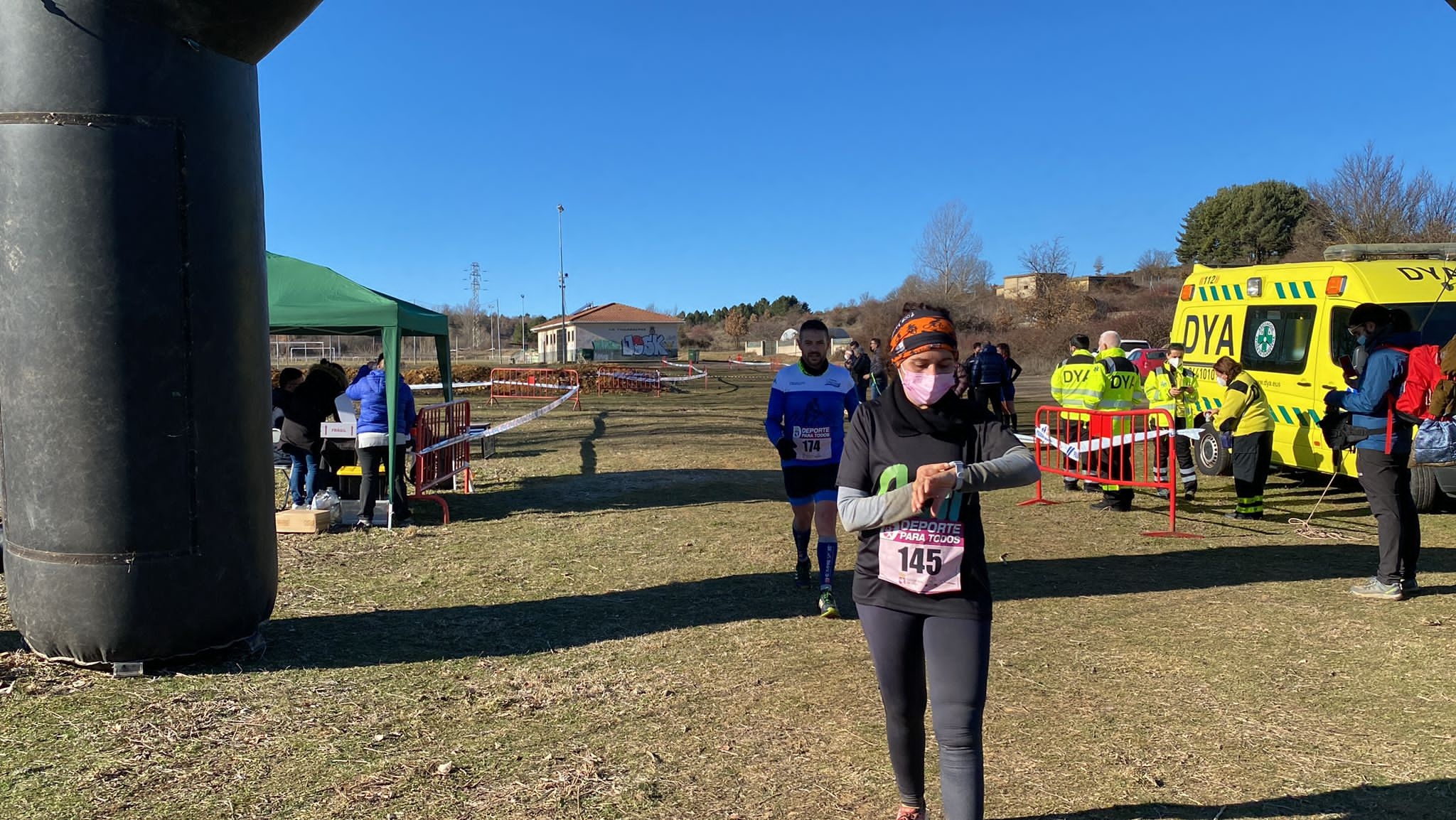 Jorge García Villacorta y Mónica Aller triunfan en el Cross de Villabalter