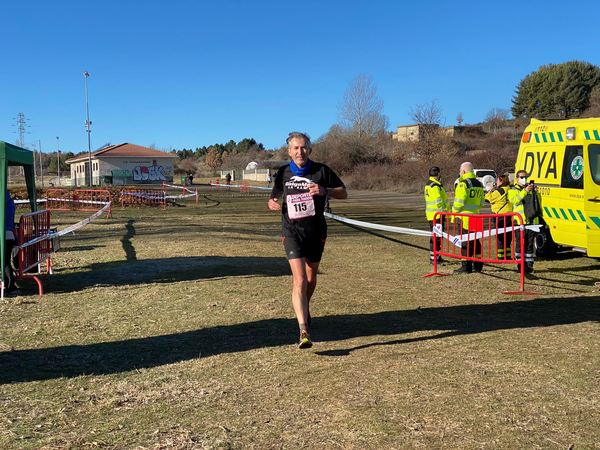 Jorge García Villacorta y Mónica Aller triunfan en el Cross de Villabalter