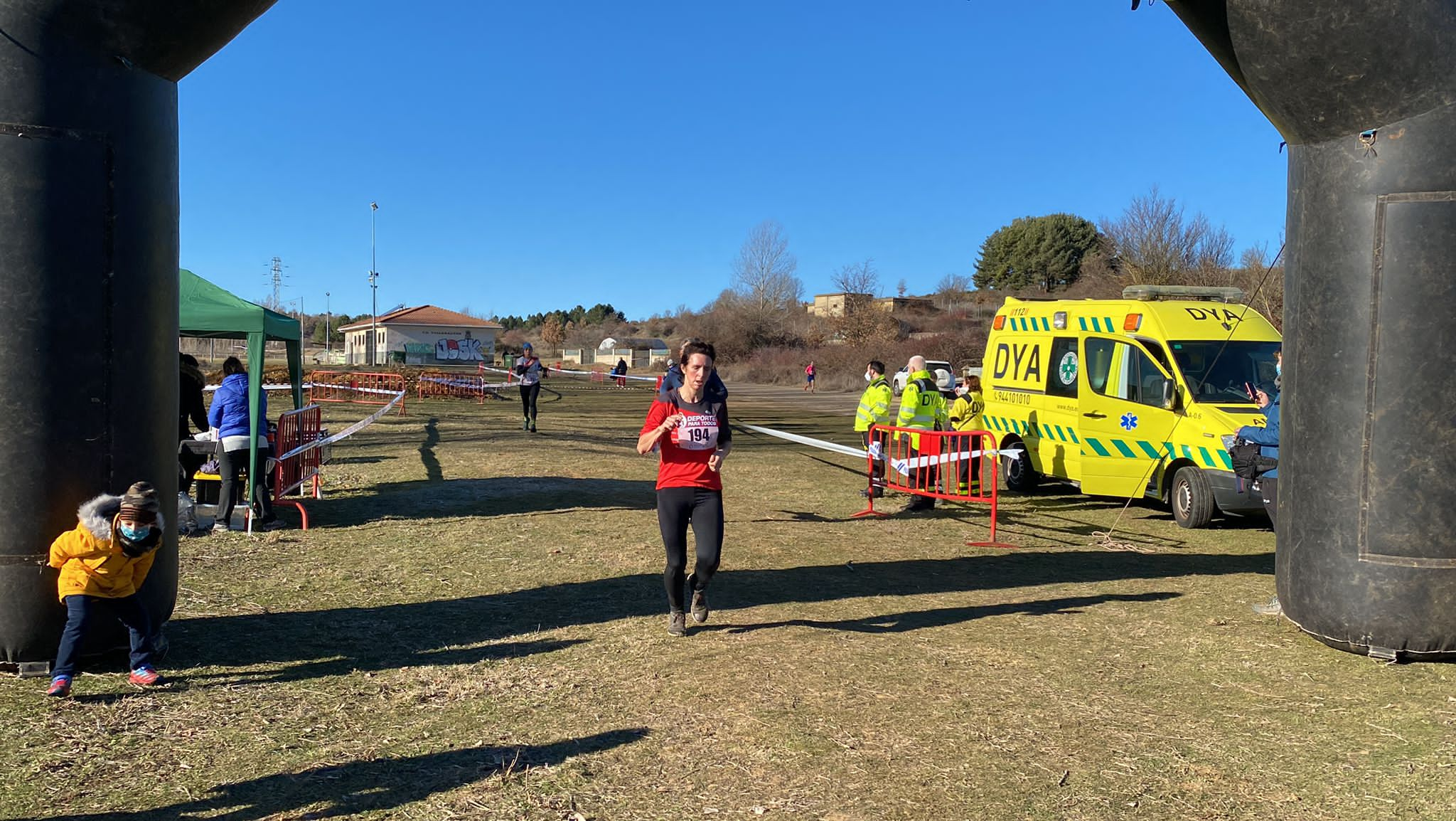 Jorge García Villacorta y Mónica Aller triunfan en el Cross de Villabalter