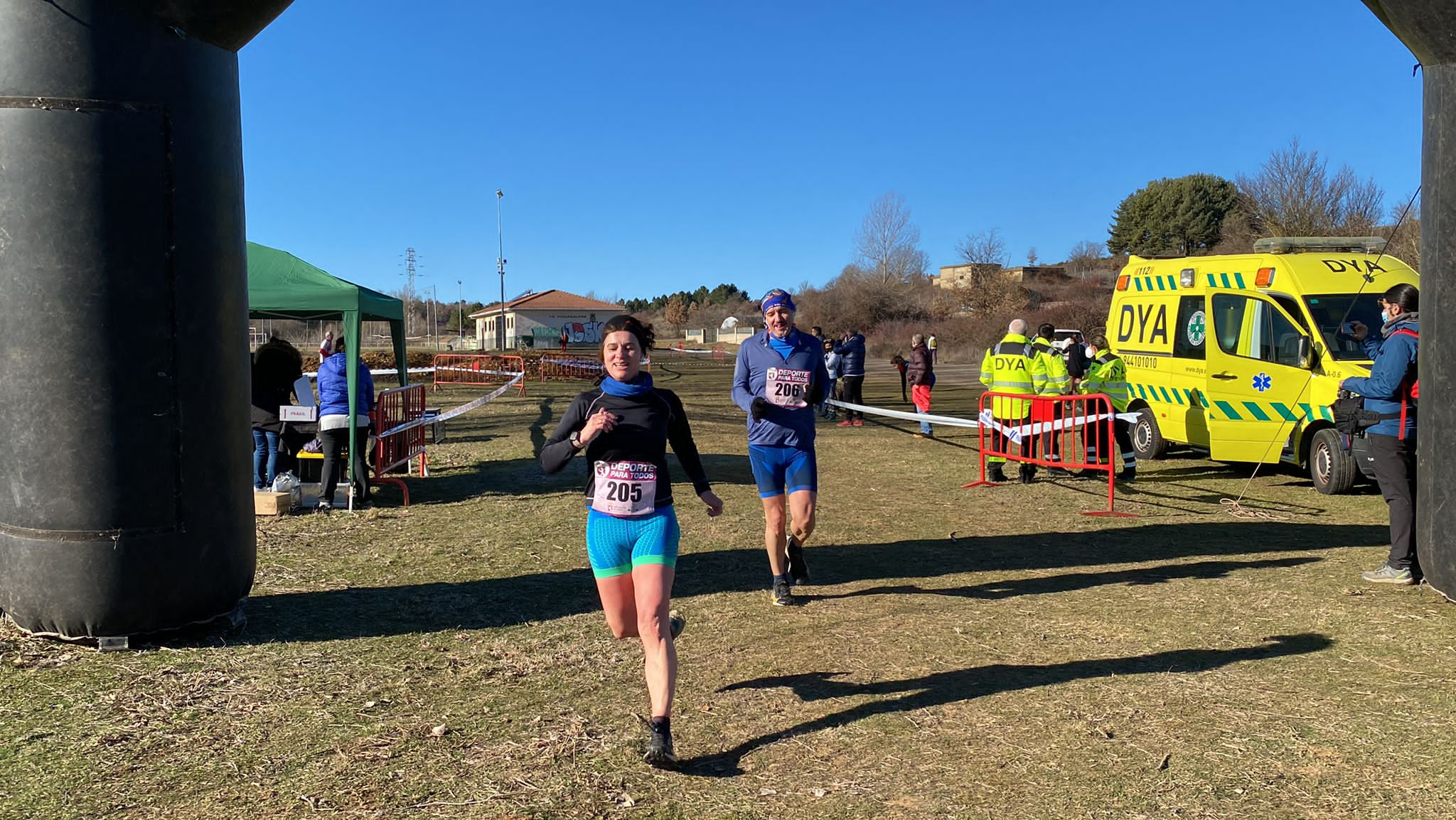 Jorge García Villacorta y Mónica Aller triunfan en el Cross de Villabalter