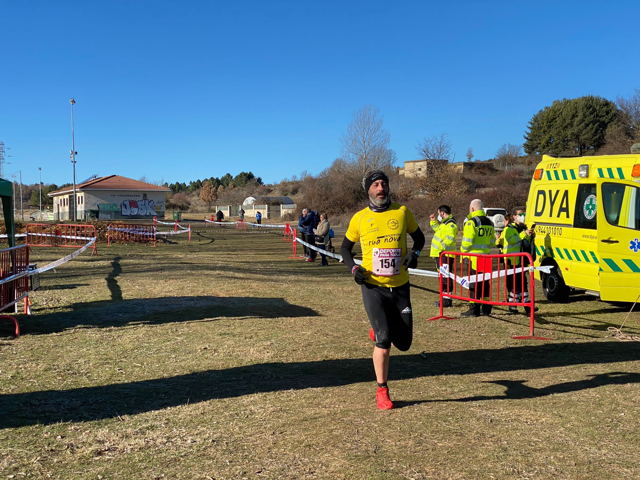 Jorge García Villacorta y Mónica Aller triunfan en el Cross de Villabalter