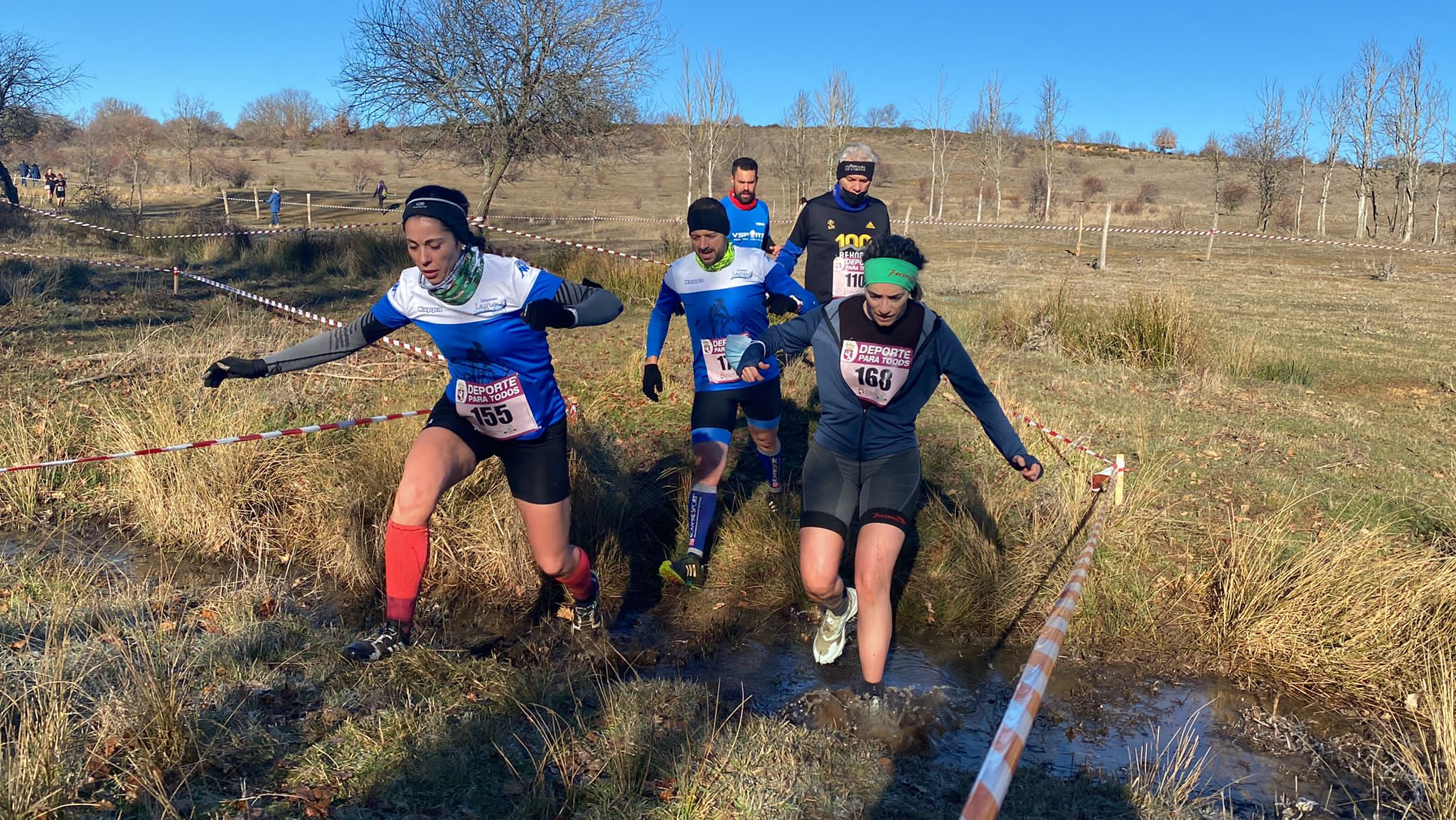 Jorge García Villacorta y Mónica Aller triunfan en el Cross de Villabalter