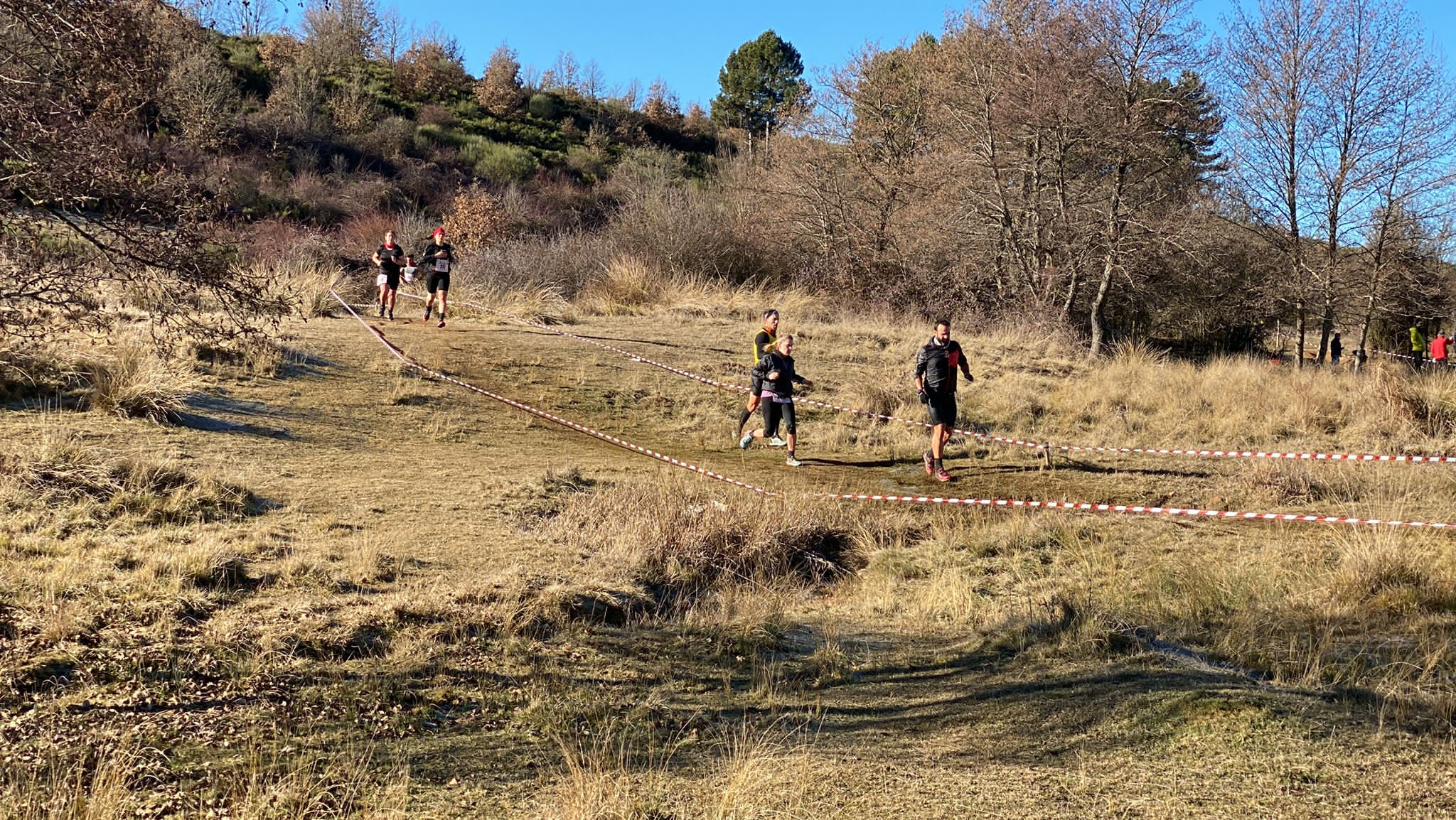 Jorge García Villacorta y Mónica Aller triunfan en el Cross de Villabalter