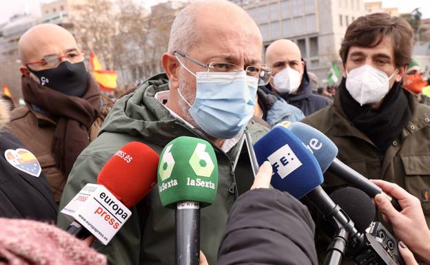 El candidato de Ciudadanos a la Presidencia de la Junta, Francisco Igea, asiste a la Manifestación frente a los Ataques al Mundo Rural en Madrid..