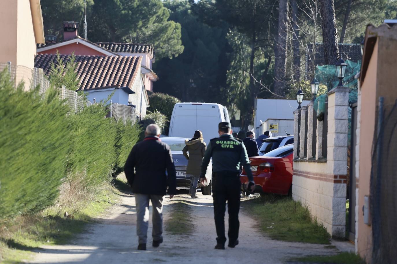 El detenido por la desaparición de Esther López estaba preparando su huida, según los investigadores. La Guardia Civil registra «de forma minuciosa» la vivienda del detenido en la noche de sábado por su presunta implicación en la desaparición de la joven de Traspinedo (Valladolid) Esther López de la Rosa. 