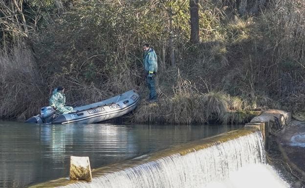 Equipos de especialistas de la Guardia Civil, durante las labores de rastreo.