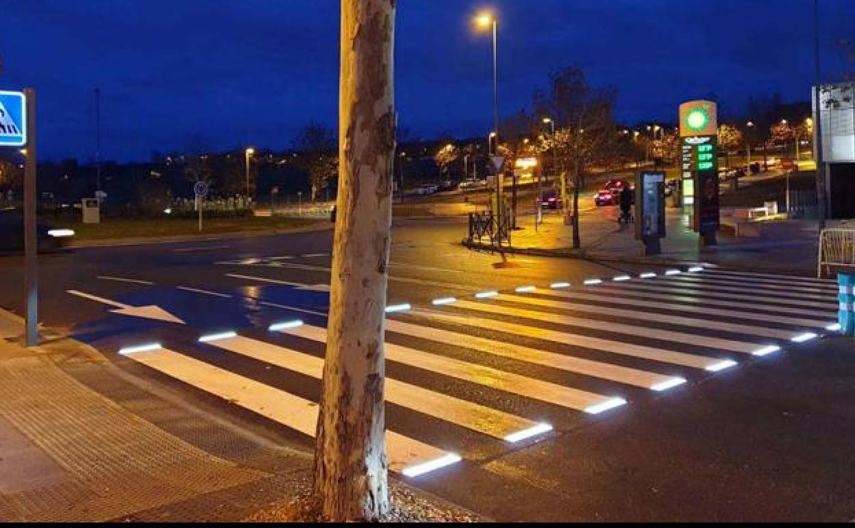 Ponferrada instalará el primer paso de peatones 'inteligente' en la glorieta de Luis del Olmo.