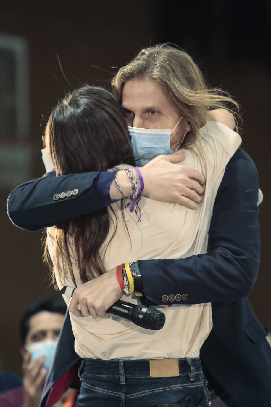 Las minsitras arropan a Pablo Fernández en el priemr acto de campaña hacia las elecciones del 13-F.