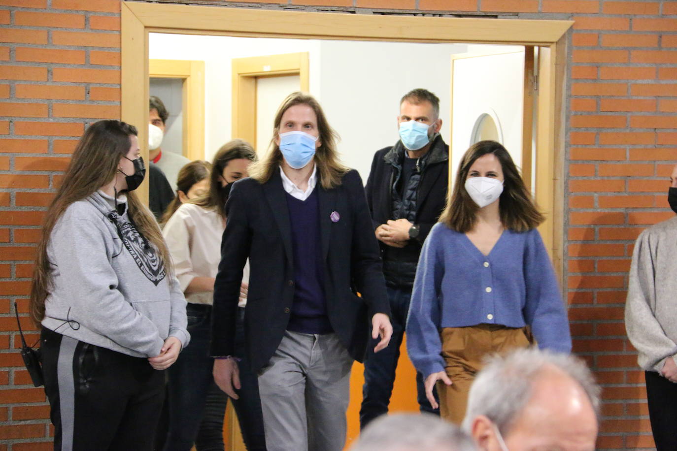 Las ministras de Igualdad y de Derechos Sociales acompañan a los candidatos de Unidas Podemos en Valladolid, León y Burgos en un acto en el pabellón La Torre que abre la campaña hacia el 13-F en Castilla y León