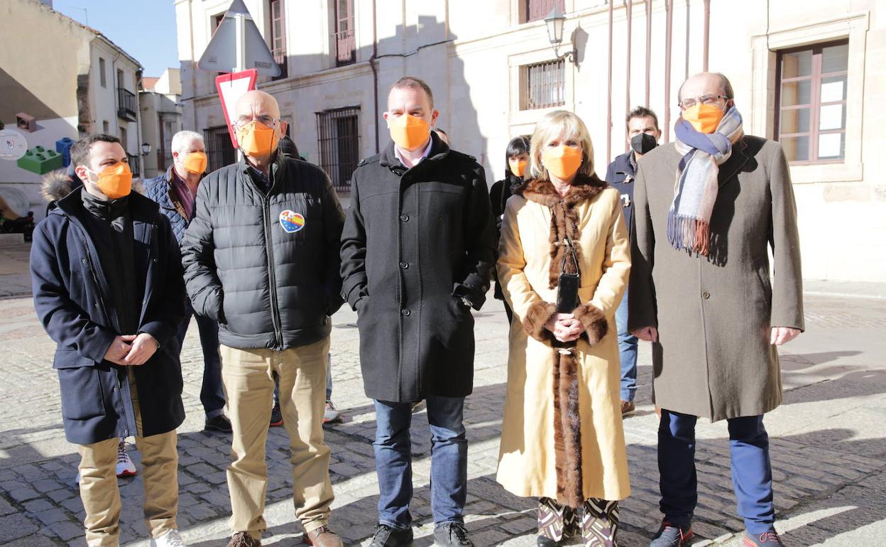 La integrante de la candidatura de Ciudadanos por Valladolid Verónica Casado aseguró que propuesta de reforma de la Atención Primaria era «una manera de ordenar con cabeza»