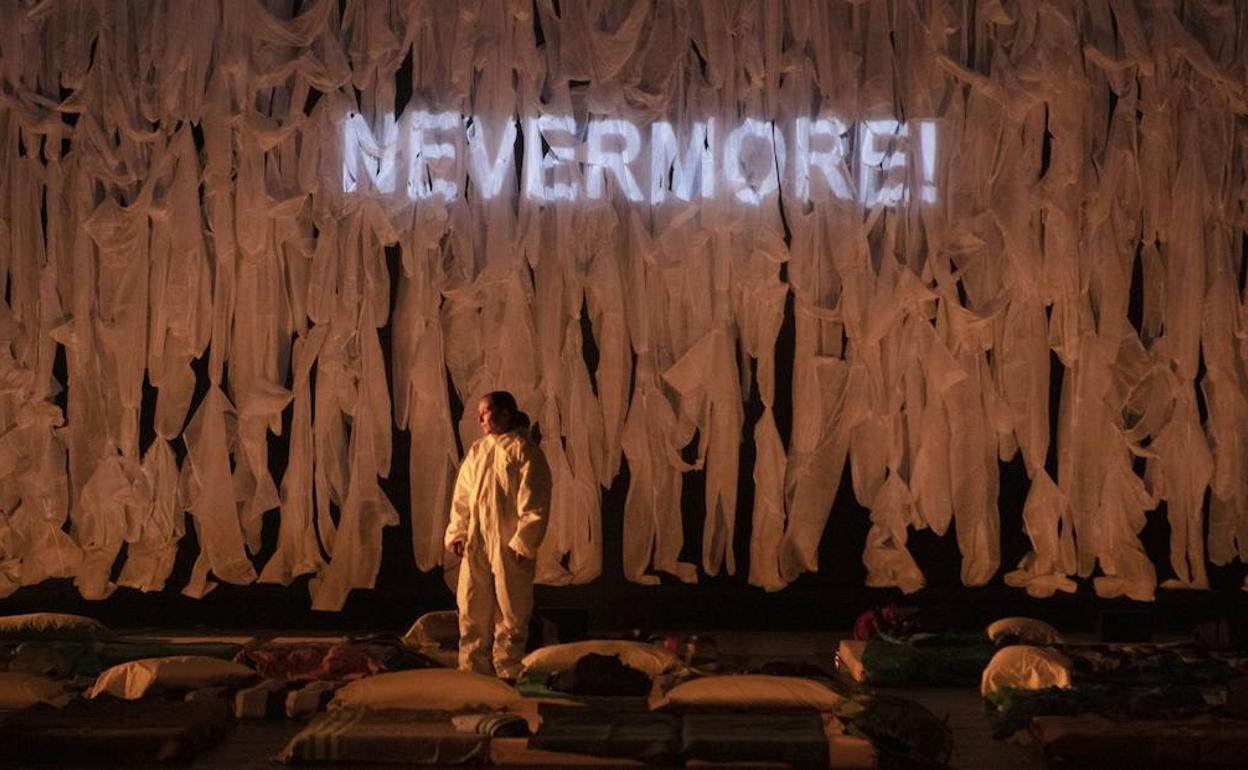 La compañía Chévere reconstruye en el Bergidum la catástrofe del Prestige.