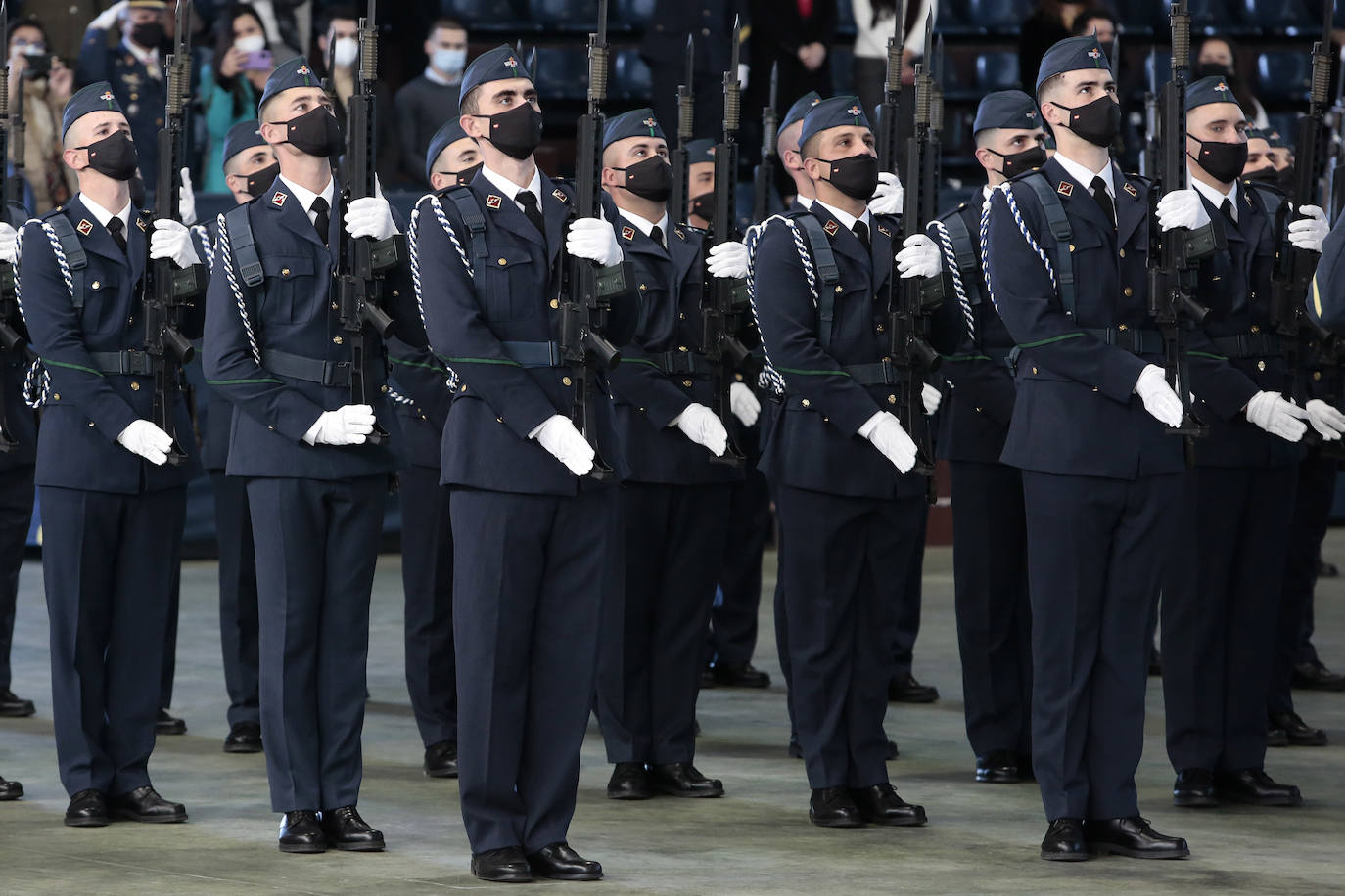 39 alumnos aspirantes a Militar de Tropa y Marinería juraron fidelidada la bandera. 