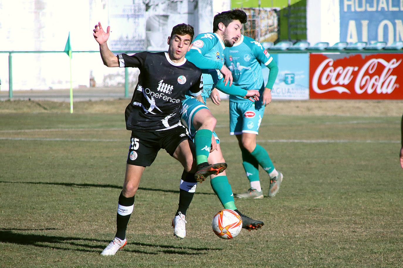 El conjunto maragato doblegó con facilidad al filial del Salamanca.