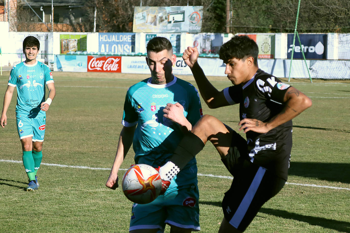 El conjunto maragato doblegó con facilidad al filial del Salamanca.