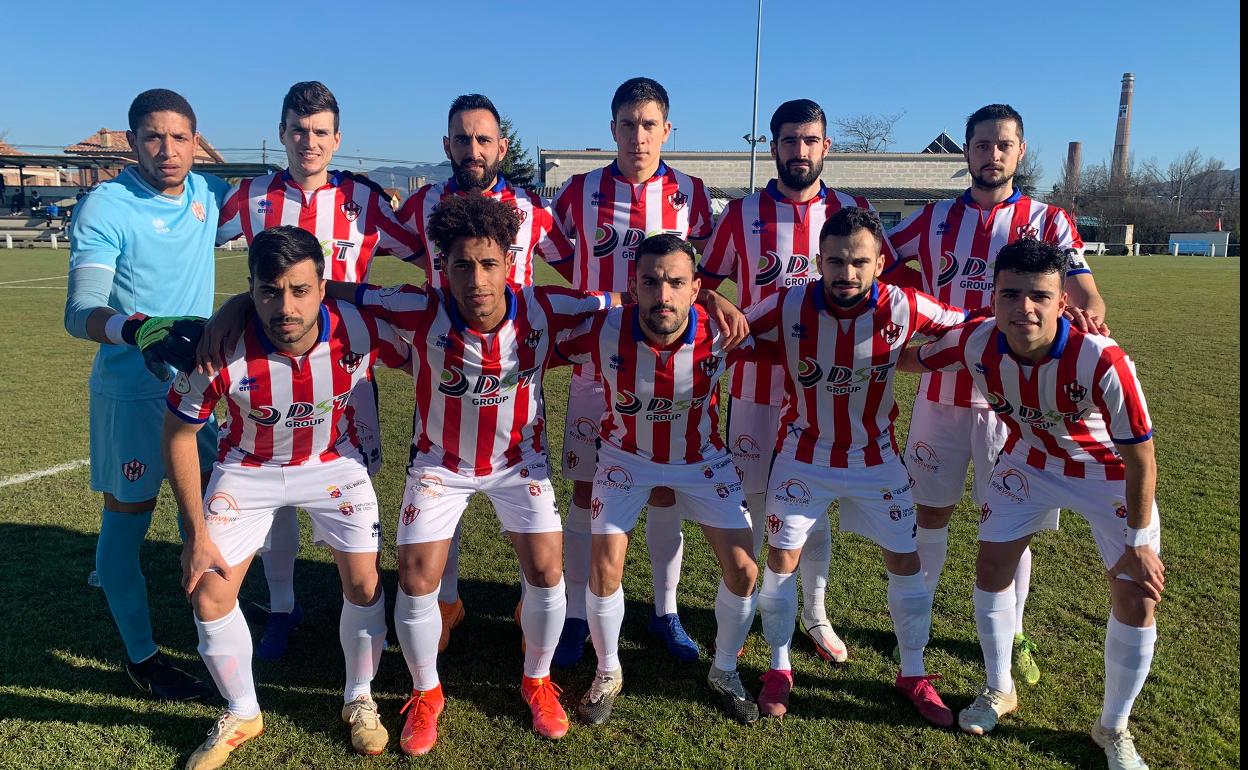 Once inicial del Atlético Bembibre en el partido de Miranda.