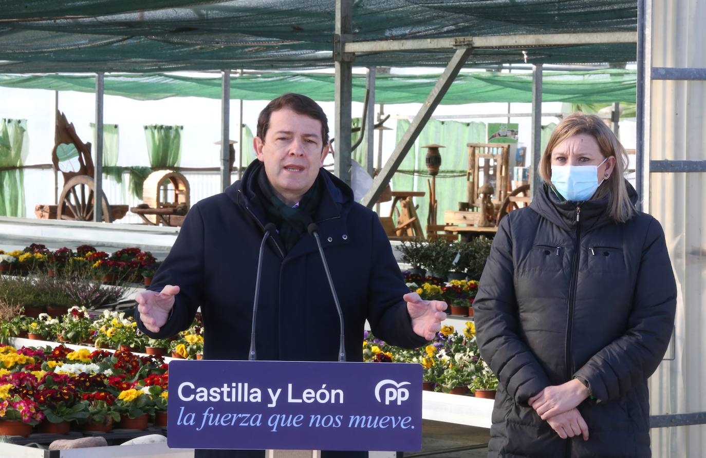 El candidato del PP a la Presidencia de la Junta, Alfonso Fernández Mañueco, visita la localidad zamorana de Benavente, donde visita el centro especial de empleo de Asprosub junto a la cabeza de lista por Zamora a las Cortes, Isabel Blanco