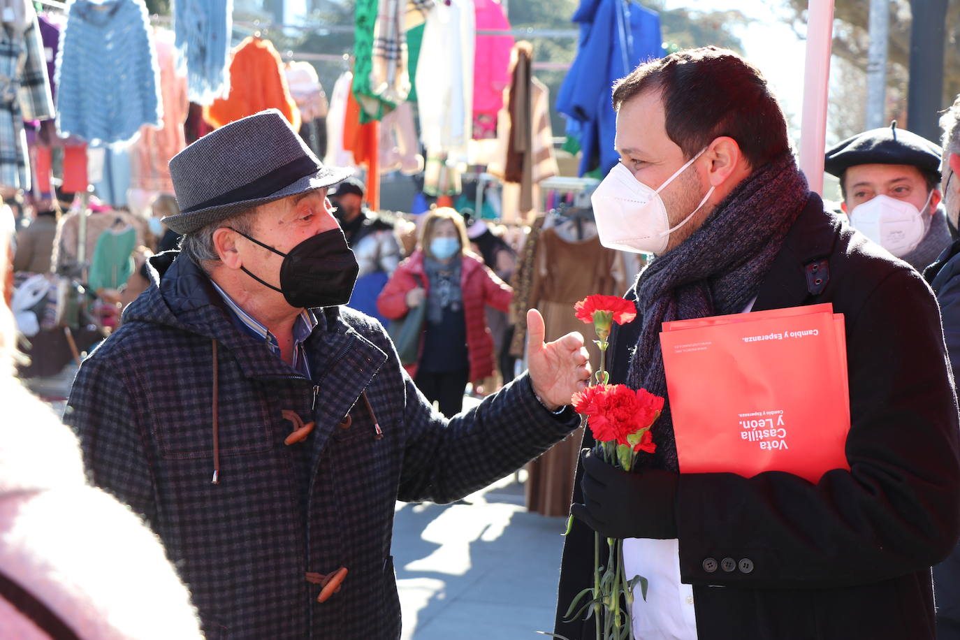 Varias formaciones han aprovechado la mañana para recorrer la calle y hacer campaña en estos primeros días para el 13-f.