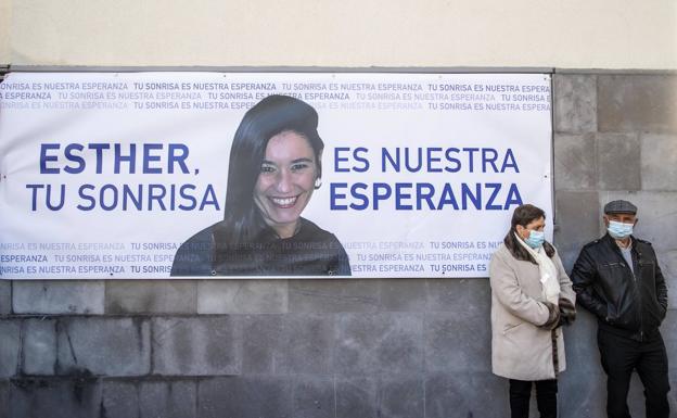 Cientos de personas claman por el hallazgo de Esther López en un emotivo acto en la Plaza Mayor de Traspinedo