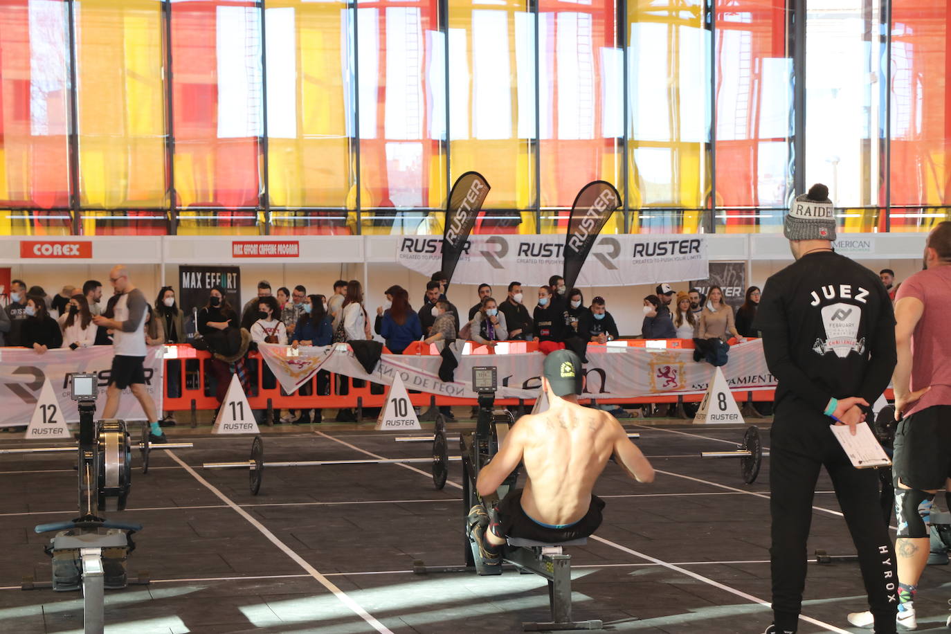 Competición de crossfit en el Palacio de Exposiciones de León.