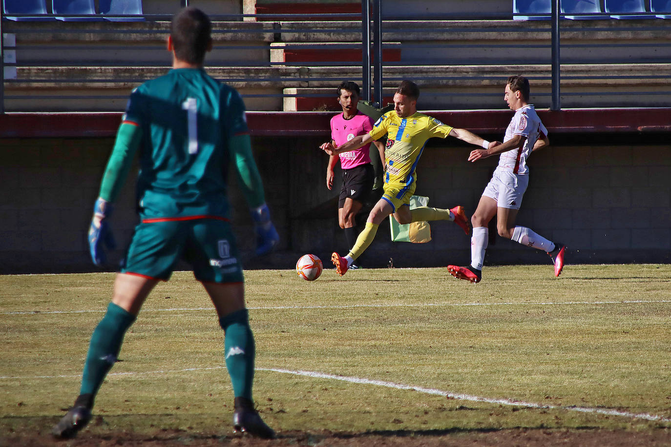 El filial culturalista hace valer el gol de Marcos Fernández para lograr tres puntos vitales ante la Arandina