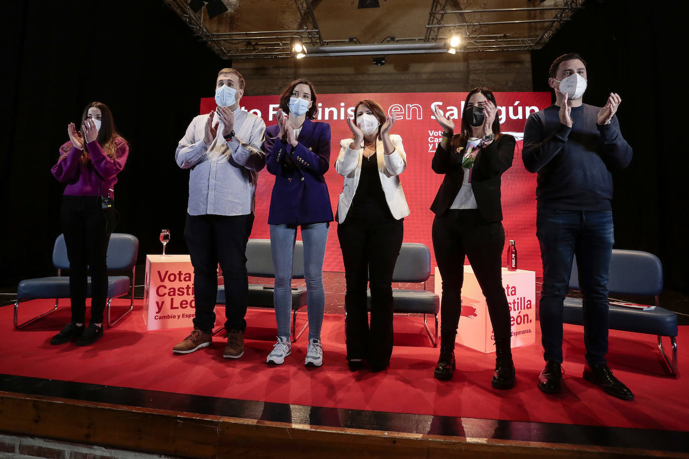 El Partido Socialista celebra un acto feminîsta en el que participan la vicesecretaria general del PSOE, Adriana Lastra; la secretaria de Igualdad, Andrea Fernández y la candidata a las Cortes por León, Nuria Rubio.