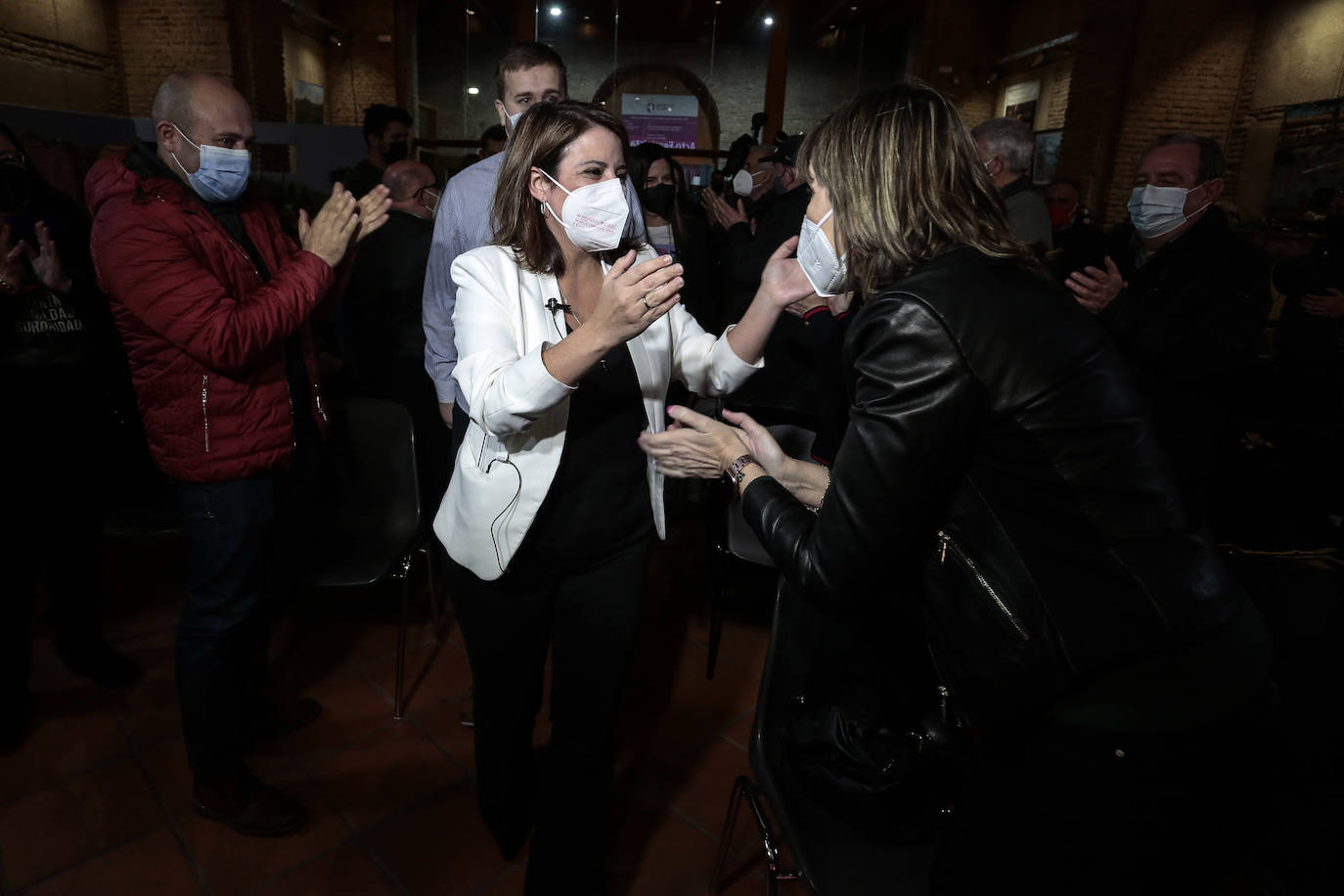 El Partido Socialista celebra un acto feminîsta en el que participan la vicesecretaria general del PSOE, Adriana Lastra; la secretaria de Igualdad, Andrea Fernández y la candidata a las Cortes por León, Nuria Rubio.