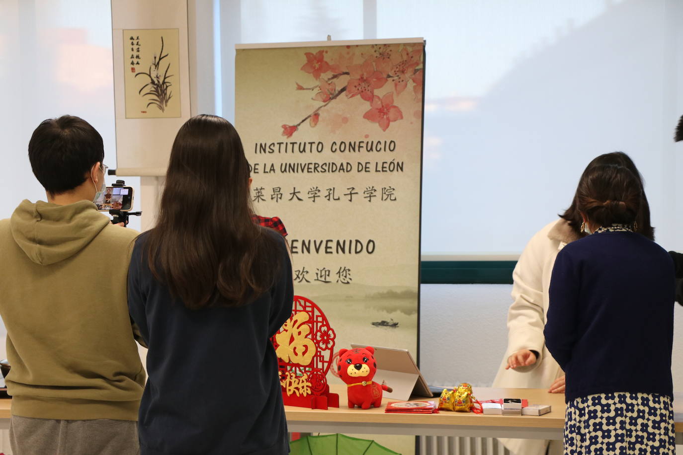 La comunidad china da la bienvenida con la 'fiesta de la primavera' al nuevo año que se extenderá hasta el 21 de enero de 2023 | El Instituto Confucio de León organiza actividades y talleres para acercar la cultura oriental a la provincia.