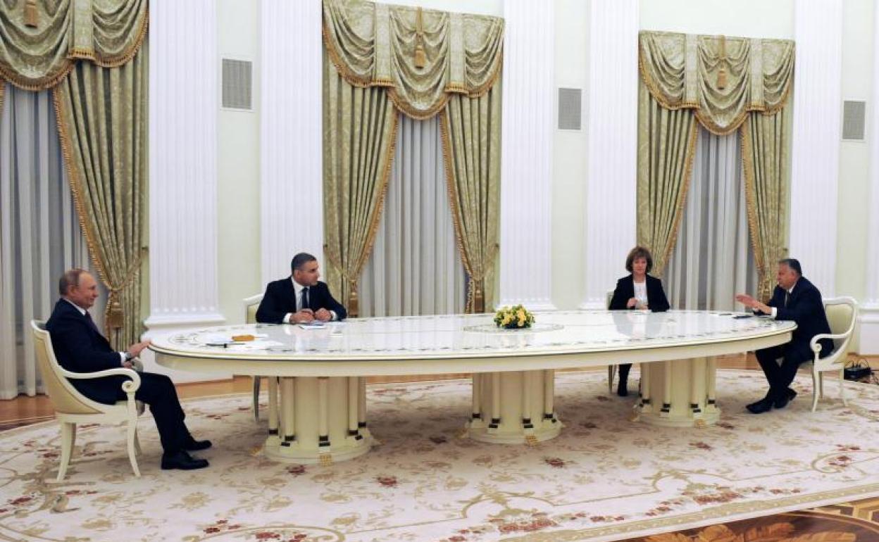 Un momento de la reunión entre Putin y Orban. 