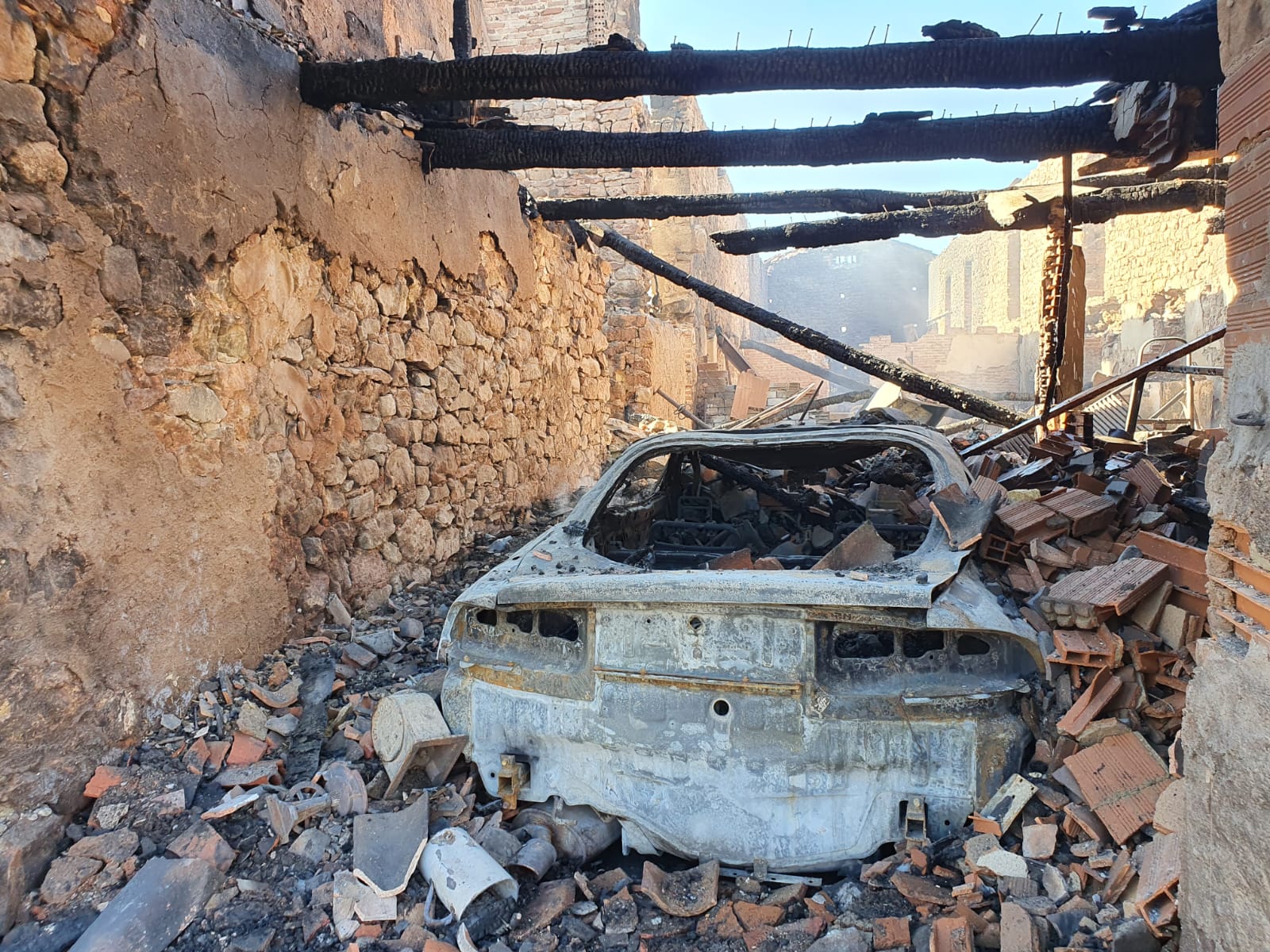 Incendio en una vivienda en Las Bodas. 