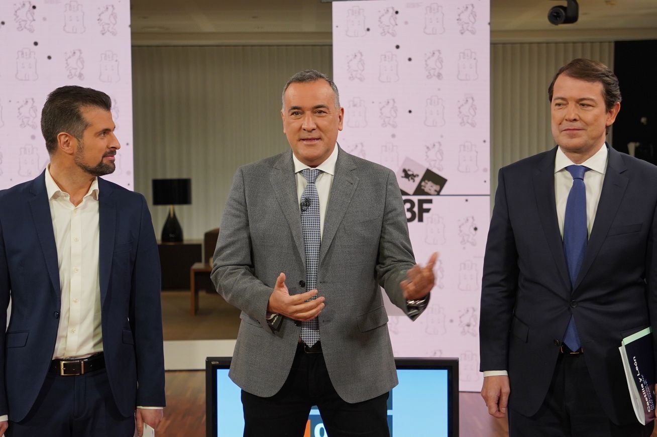 El candidato del PP, Alfonso Fernández Mañueco, el candidato Socialista, Luis Tudanca y el candidato de Ciudadanos, Francisco Igea, han debatido este lunes en la primera confrontación 'a tres' en la campaña.. 