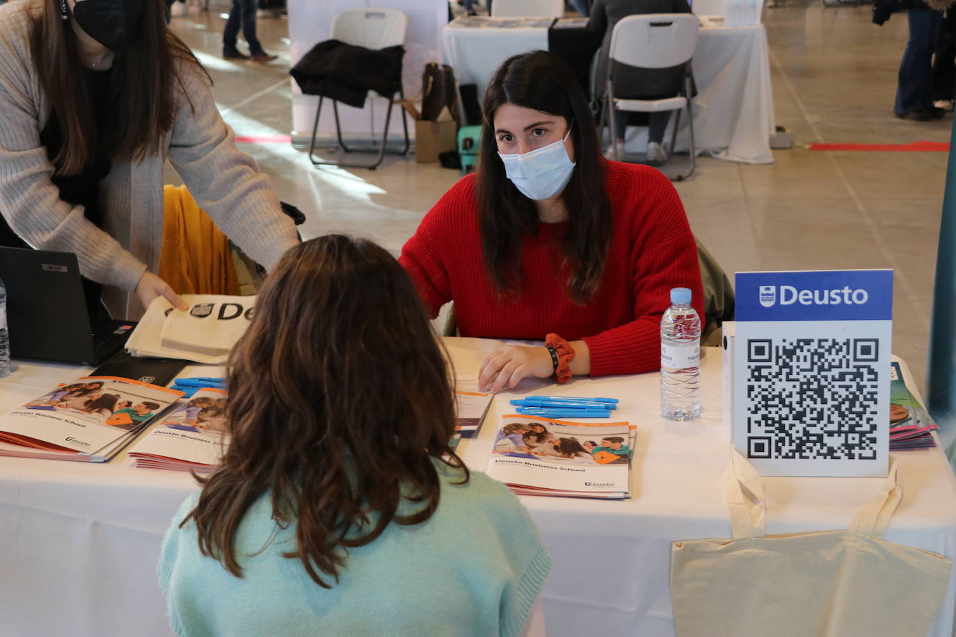 600 alumnos resuelven sus incógnitas de cara a una decisión importante como es la elección de sus carreras universitartias.