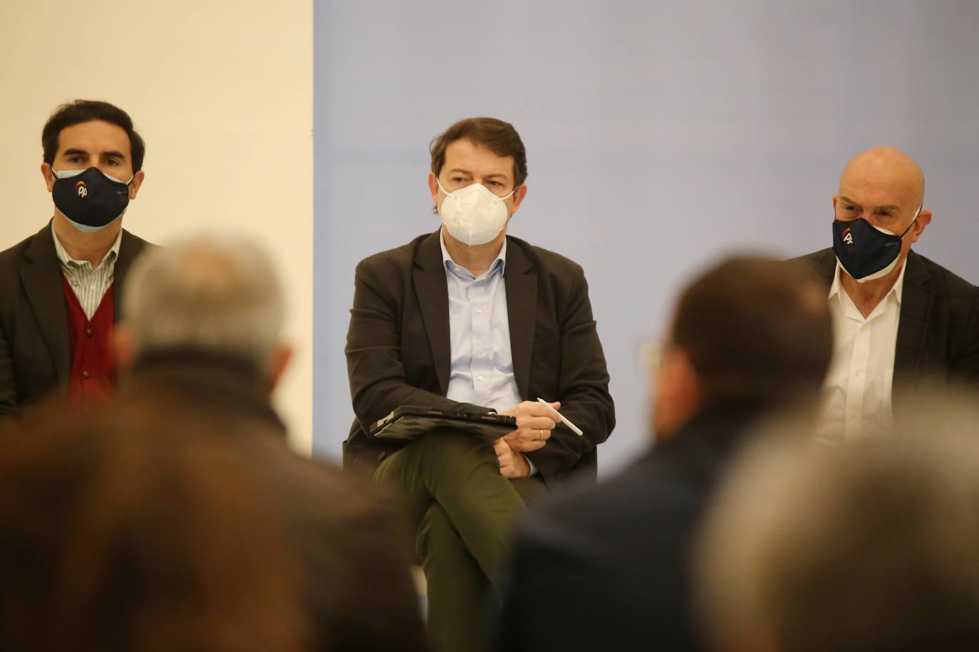 El candidato del Partido Popular a la Presidencia de la Junta, Alfonso Fernández Mañueco, visita la localidad vallisoletana de Medina del Campo, donde mantiene un encuentro con agricultores y organizaciones agrarias.