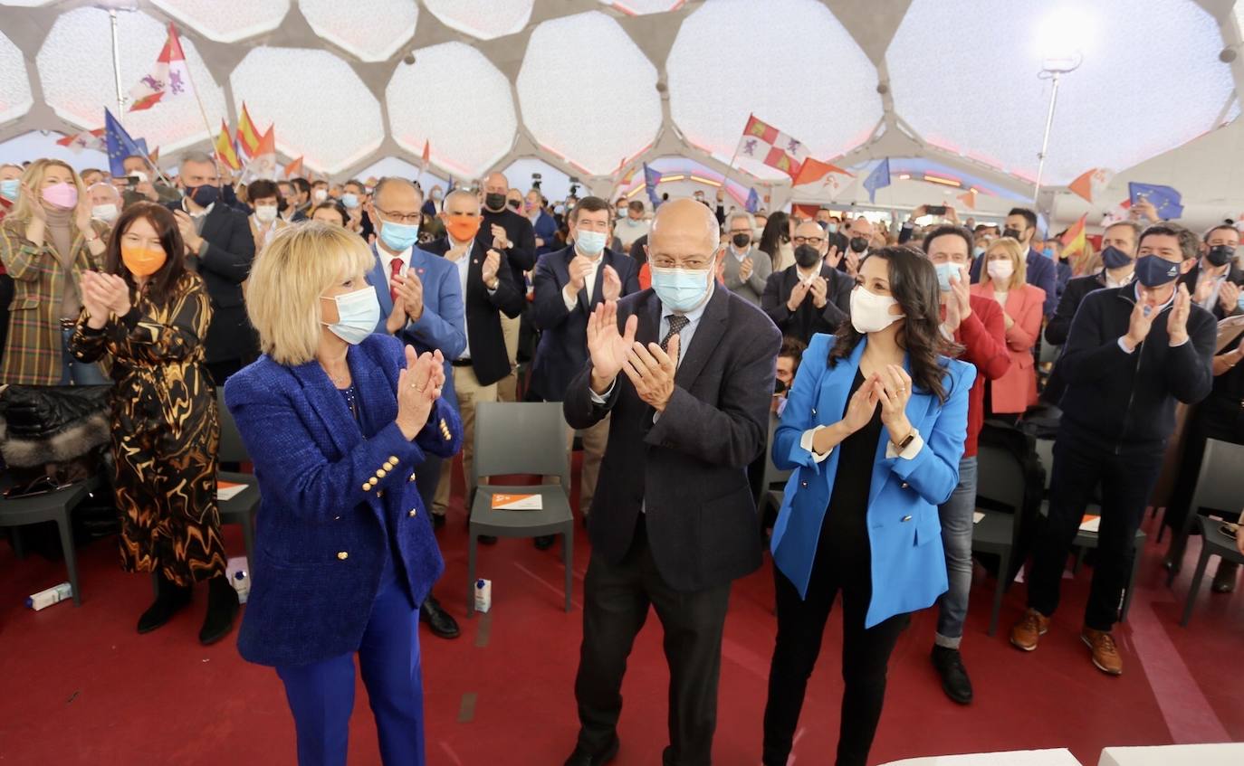 La presidenta de Ciudadanos, Inés Arrimadas, participa en el acto central de campaña de Ciudadanos Castilla y León junto al candidato a la Presidencia de la Junta de Castilla y León, Francisco Igea, y la candidata por Valladolid, Verónica Casado.