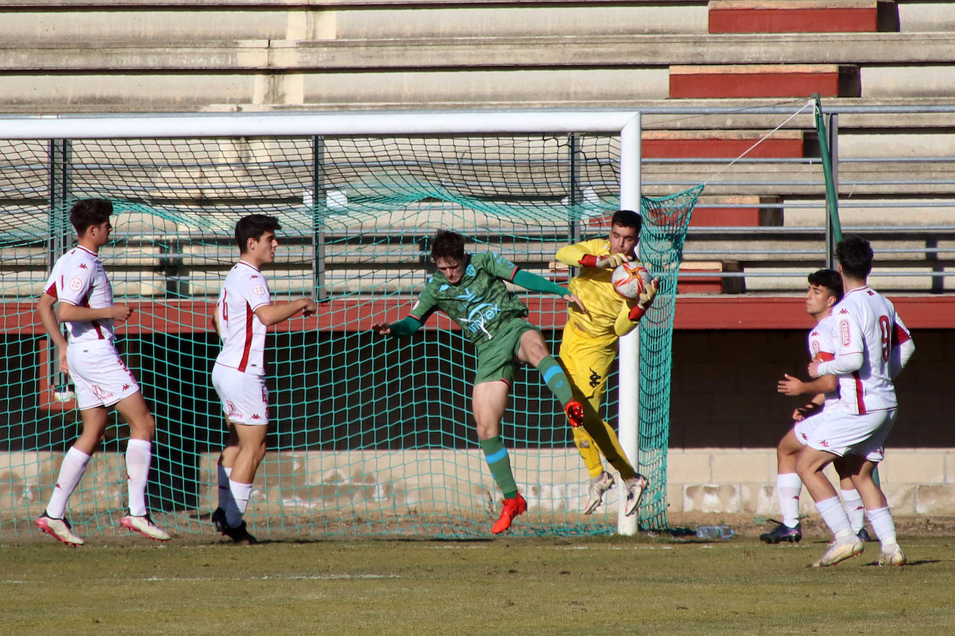 El equipo leonés inicia la segunda vuelta como local ante La Cruz Villanovense.