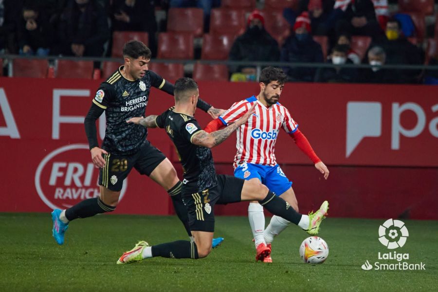 Los bercianos se enfrentan al Girona en un duelo directo por el playoff