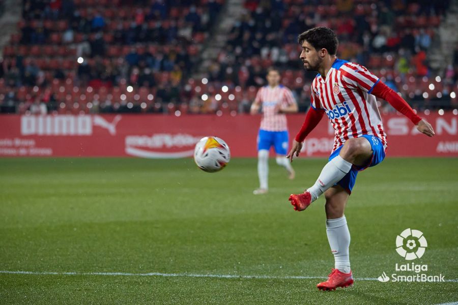 Los bercianos se enfrentan al Girona en un duelo directo por el playoff