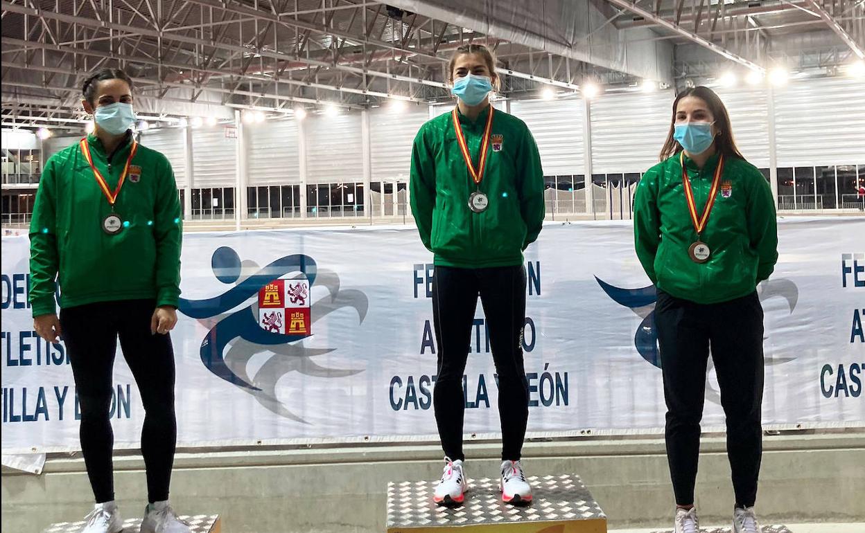 El Sprint copó el podio de los 400 metros femeninos con las medallas para Ángela García (oro), Clara Llamazares (plata) y Carolina Martínez (bronce).