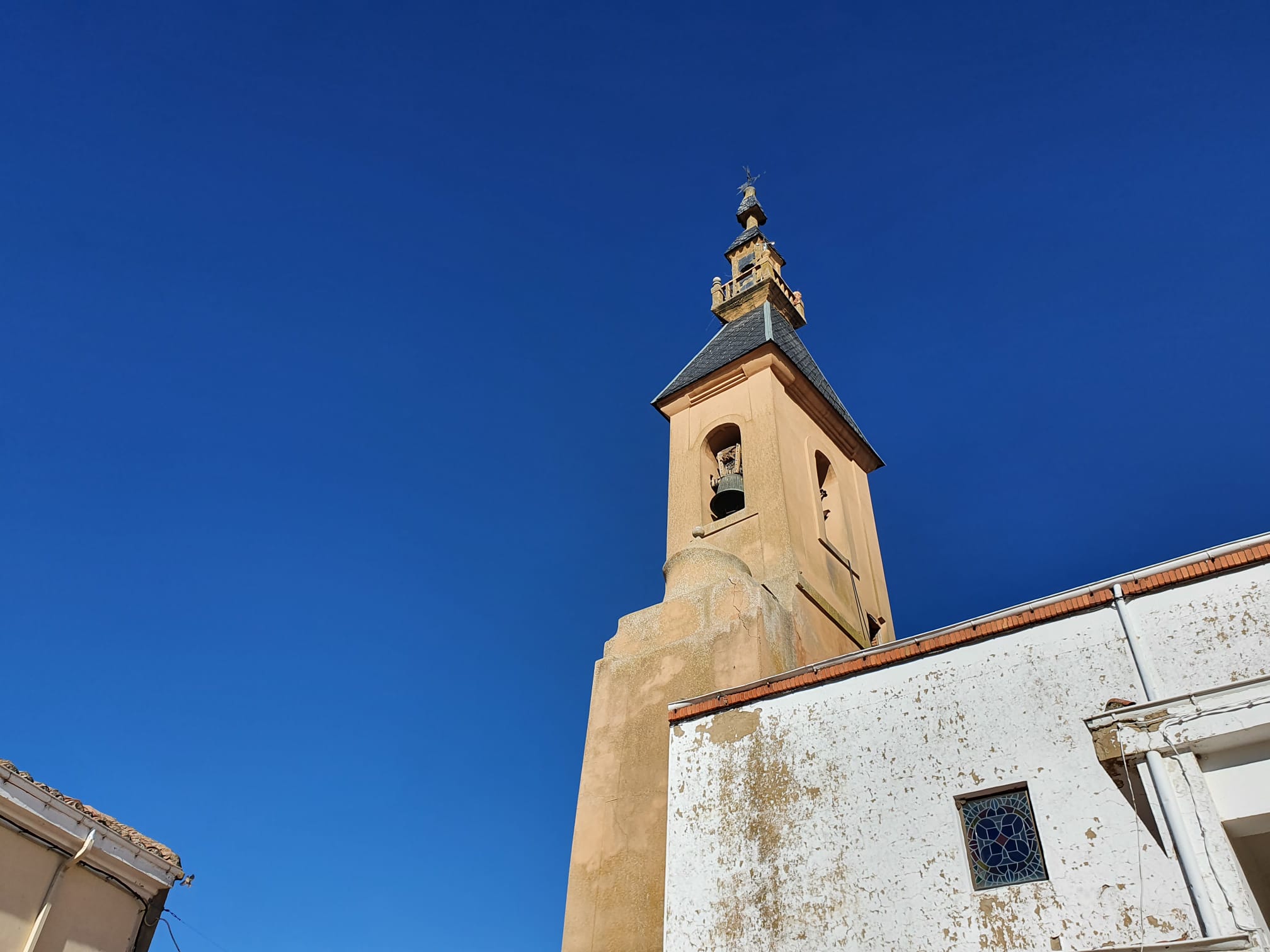 Estado actual de la torre de la Iglesia de Úrdiales de Páramo.