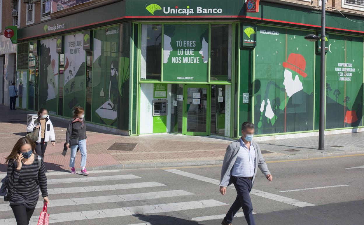 Unicaja lanza un simulador web para que empresas y autónomos en tramitación de los fondos Next Generation