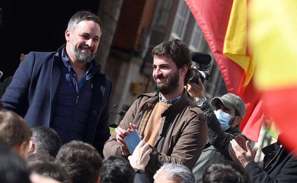 El presidente de Vox, Santiago Abascal y el candidato a la presidencia a las Cortes de Castilla y León, Juan García-Gallardo.