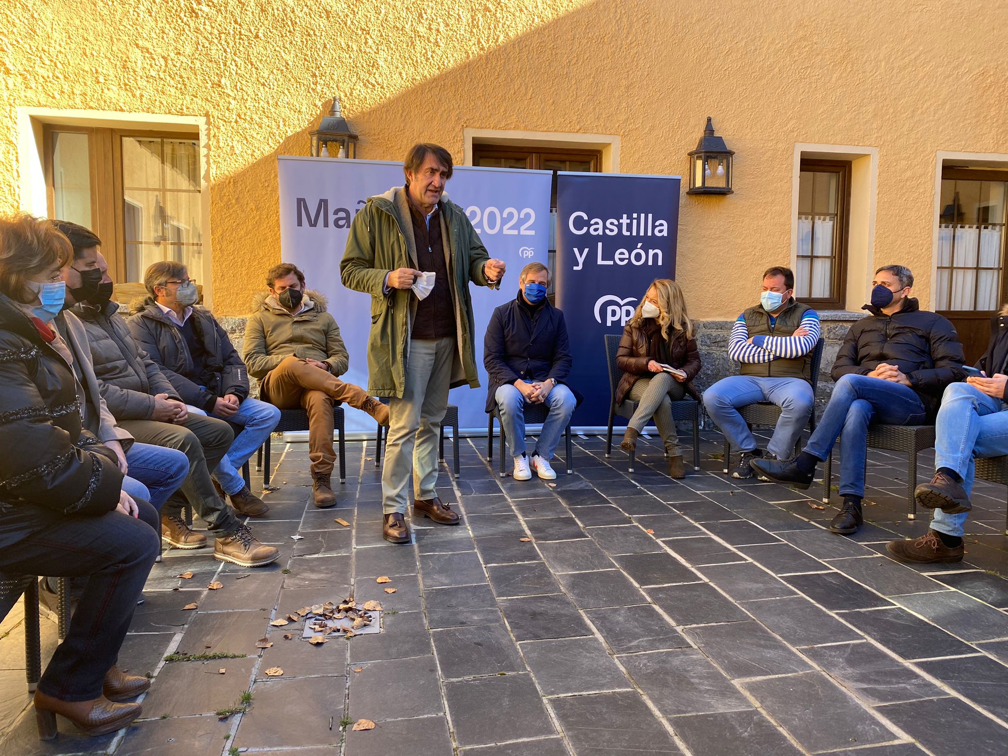 Juan Carlos Suárez-Quiñones, Teresa Mallada y Antonio G. Terol se han convertido este martes en los protagonistas de la campaña del PP. En la localidad de Lugueros han defendido las políticas populares. 