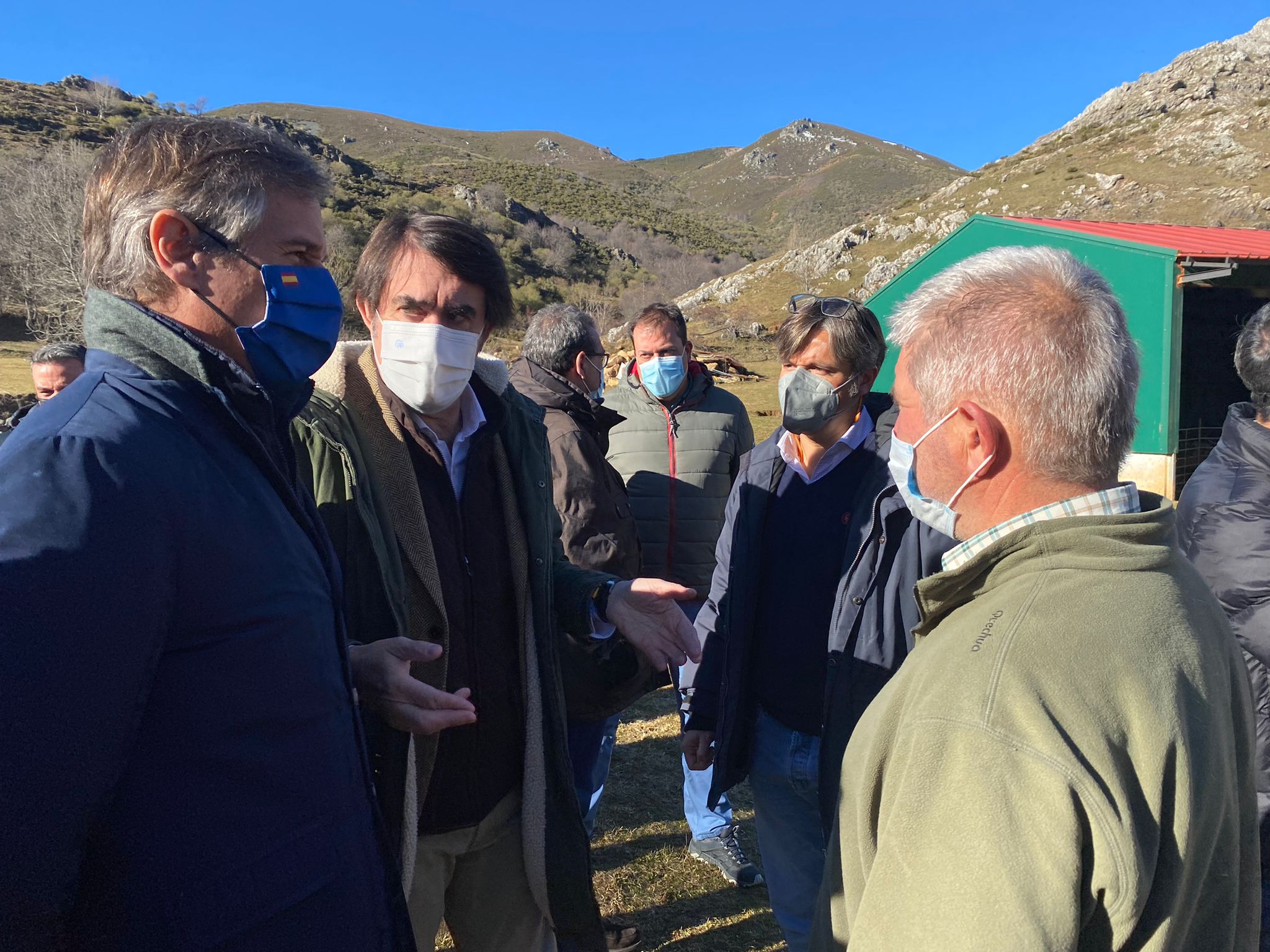 Juan Carlos Suárez-Quiñones, Teresa Mallada y Antonio G. Terol se han convertido este martes en los protagonistas de la campaña del PP. En la localidad de Lugueros han defendido las políticas populares. 