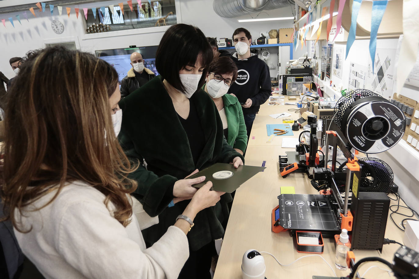 La ministra de Ciencia e Innovación acude a la capital en pleno final de campaña electoral.