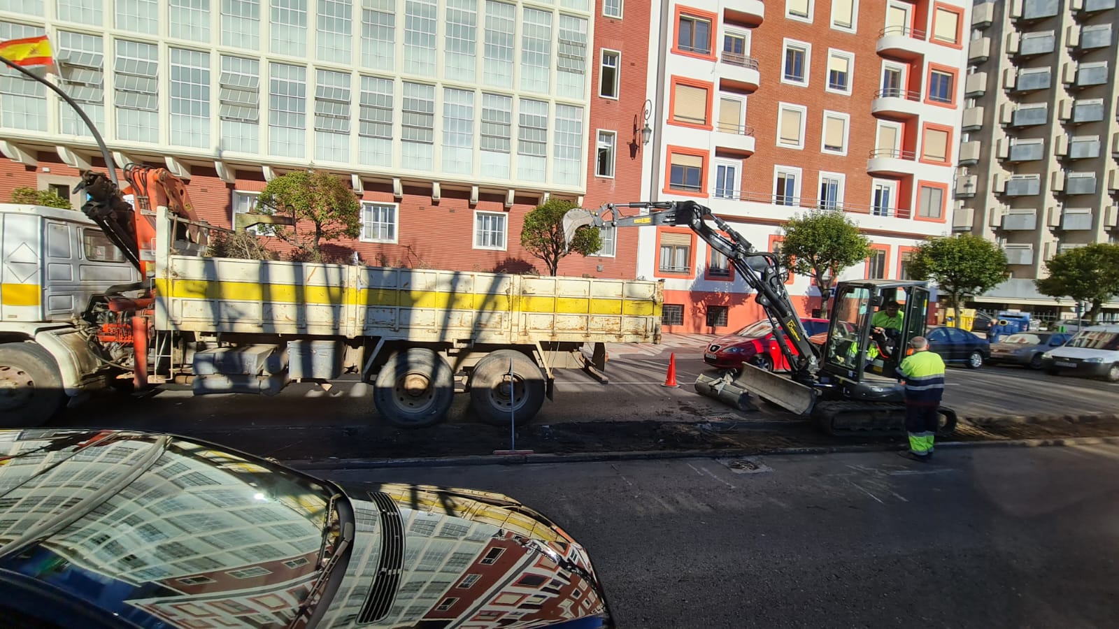 Las obras para retirar los setos de la avenida Conde Sagasta avanzan con rapidez y estarán terminadas en los próximos días.