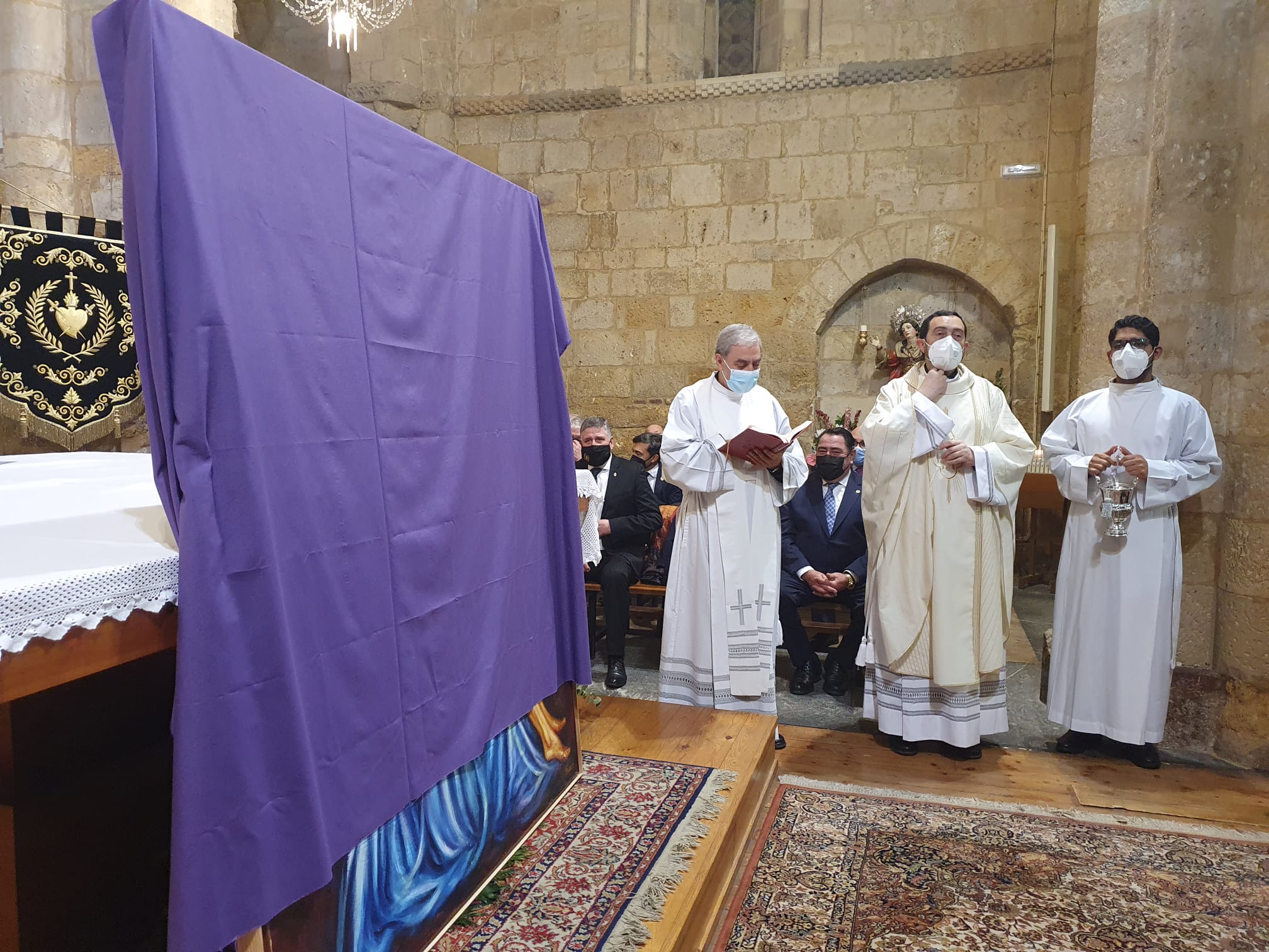 Fiel a la tradición la Parroquia de Nuestra Señora del Mercado, antigua del Camino, ha celebrado este miércoles la fiesta anual de 'La Aparición'