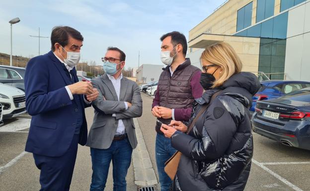 Visita de la candidatura del Partido Popualr a la sede de Proconsi, en el parque tecnológico de León.