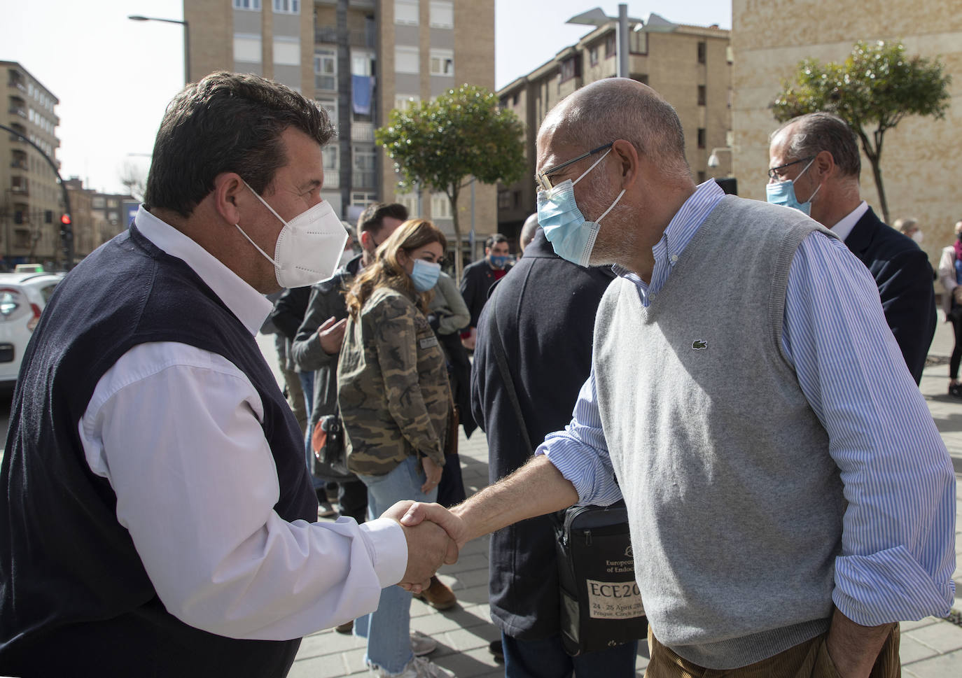 El candidato de Ciudadanos a la Presidencia de la Junta de Castilla y León, Francisco Igea, visita Salamanca junto a el cabeza de lista por la provincia de Salamanca, Luis Fuentes.