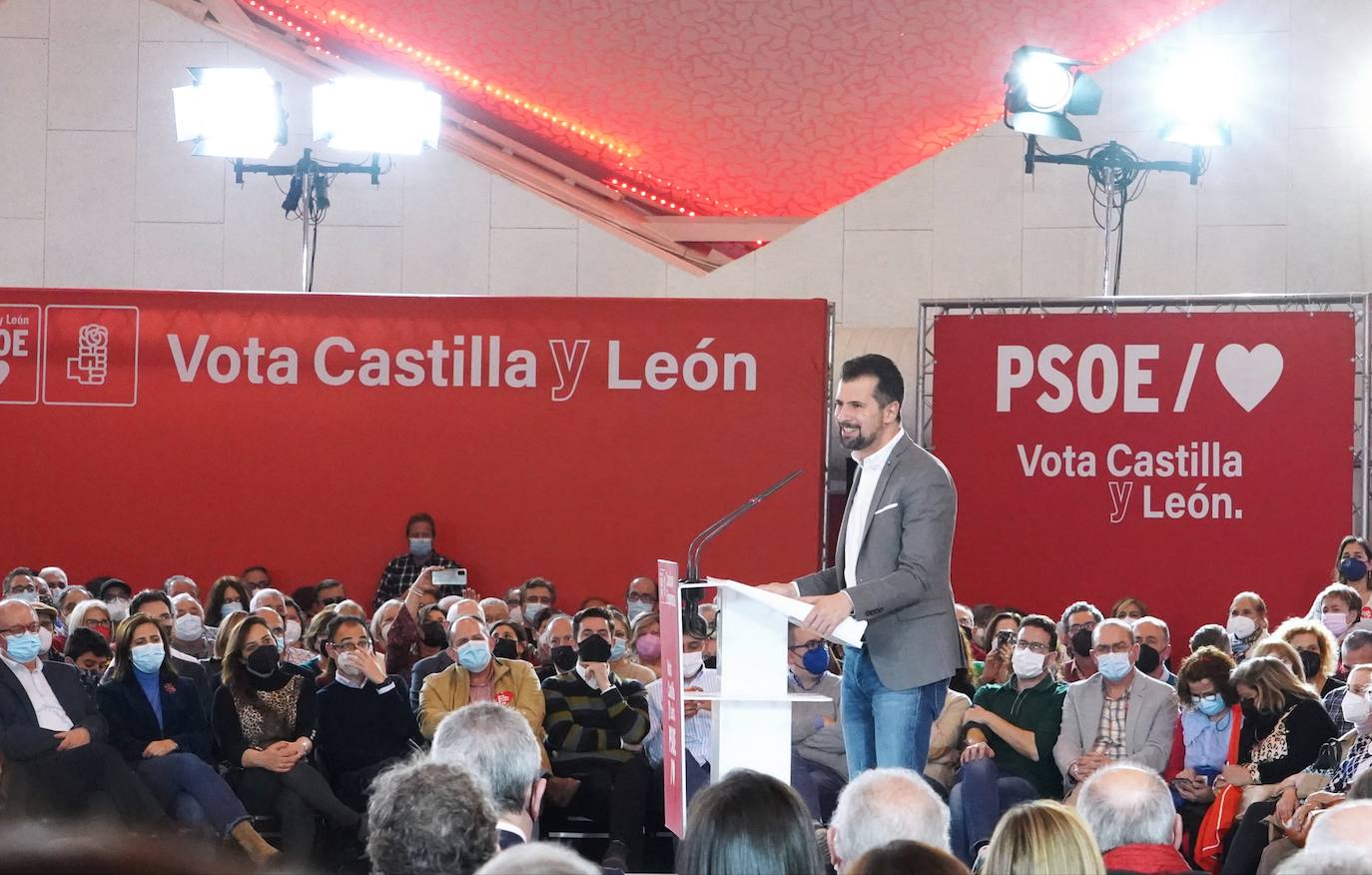 Cierre de campaña con la participación del secretario provincial del PSOE y alcalde de Valladolid, Óscar Puente; la cabeza de lista por la provincia, Patricia Gómez; el candidato a la Junta y el presidente del Gobierno y secretario general del PSOE, Pedro Sánchez.